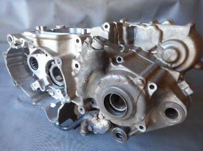 YAMAHA WR400F CRANK CASES CRANKCASE ENGINE HALVES WR 400 2000 00 99 - 02 used motorcycle parts Vic Motorcycle Wreckers